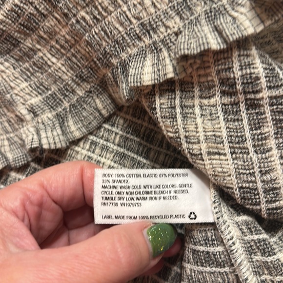 Universal Thread - Crop top with square neck and cute ruching across che… - Picture 8 of 8